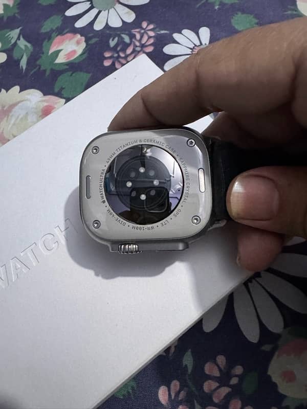 Apple Watch Ultra 2 Natural Titanium 4