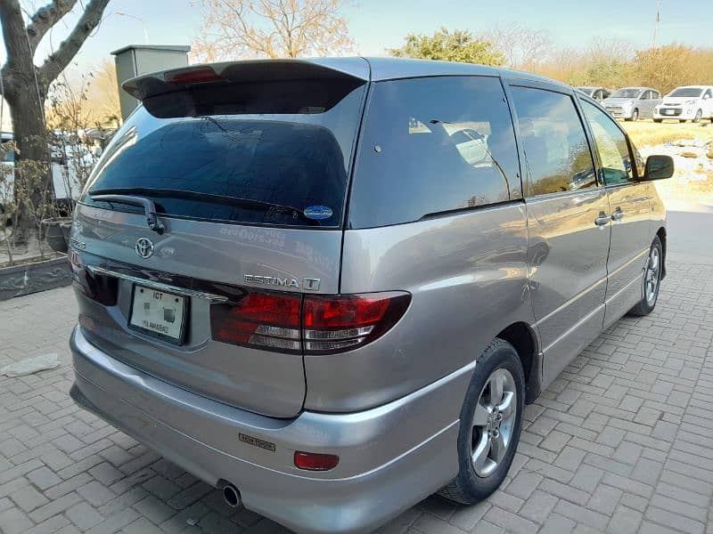 Toyota Estima  2003 4