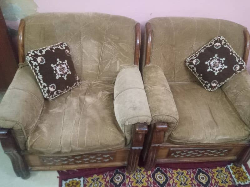 A 3 seater sofa and one seady and two 1 seater sofa| urgent sale 3