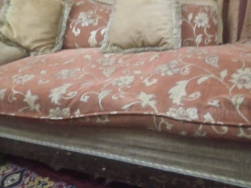 A 3 seater sofa and one seady and two 1 seater sofa| urgent sale 4