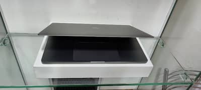 Apple MacBook pro core i9
