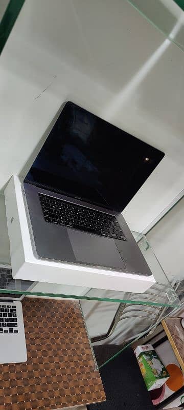 Apple MacBook Pro core i9 Friday offer 2