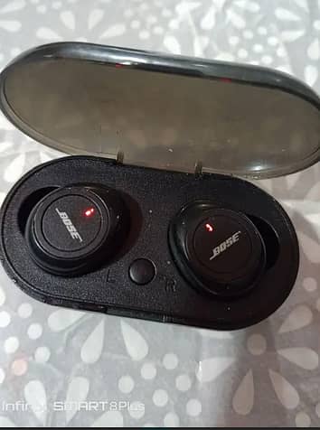 Bose Bluetooth good condition me hay 0/3/1/3/4/1/1/6/9/8/4 2