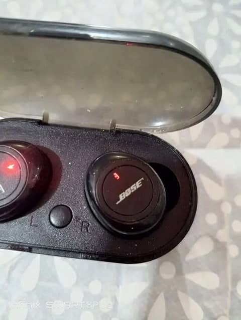 Bose Bluetooth good condition me hay 0/3/1/3/4/1/1/6/9/8/4 5