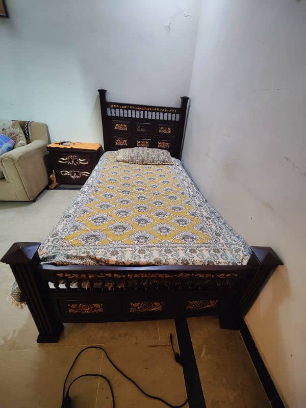 Chinioti Single wooden beds with mid table. . . 0