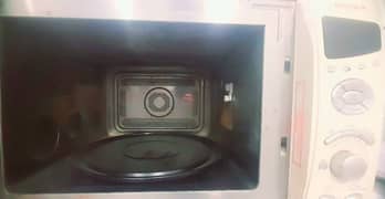 Microwave oven