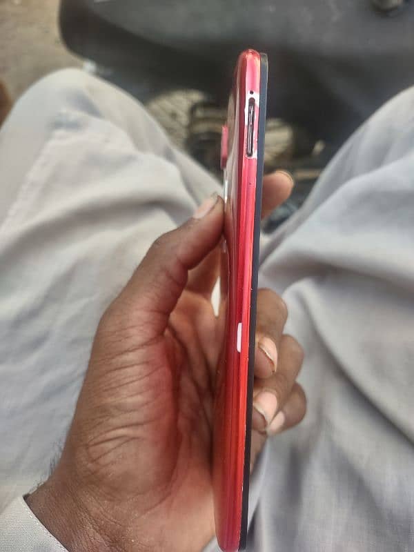 vivo y93 6gb 128gb all okay han panel tut gaya hai 1