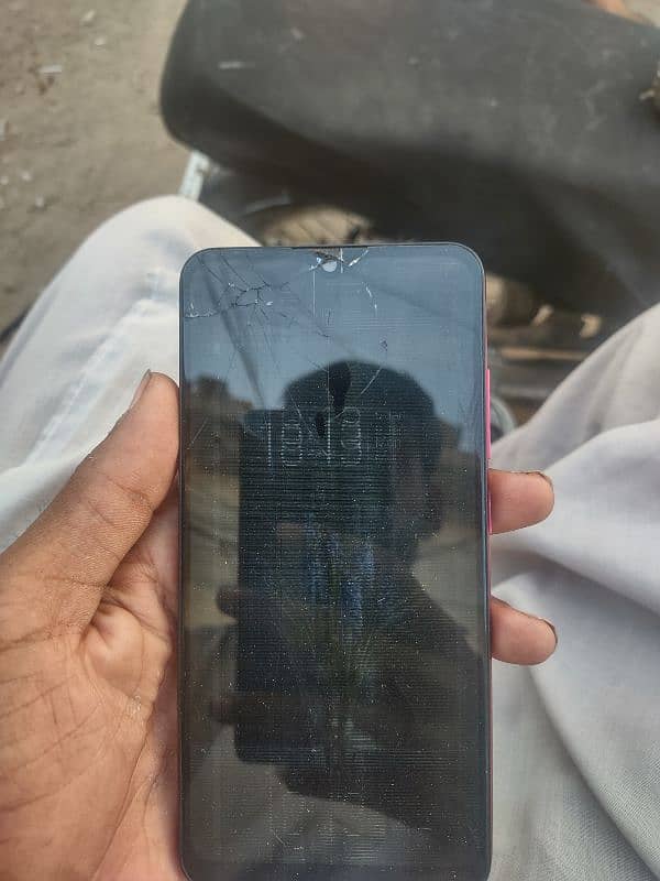 vivo y93 6gb 128gb all okay han panel tut gaya hai 7