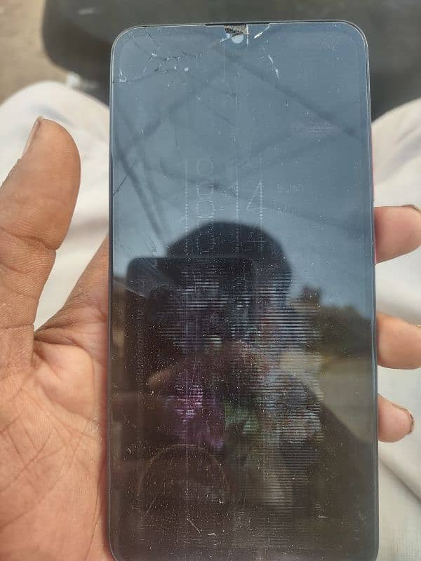 vivo y93 6gb 128gb all okay han panel tut gaya hai 8