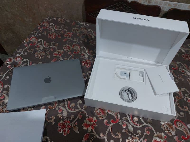 Mac Book Air 2021 8/256 0