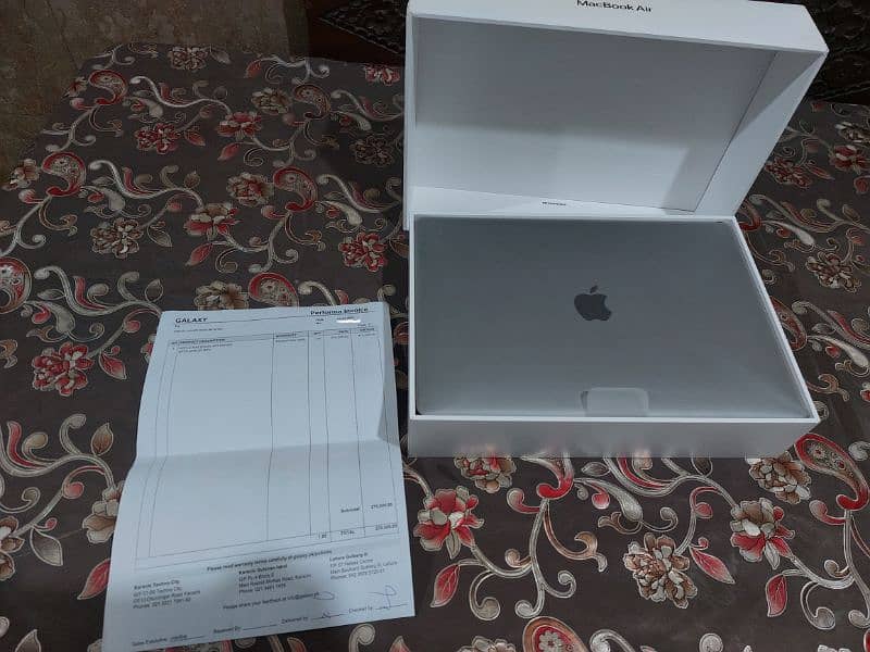 Mac Book Air 2021 8/256 1