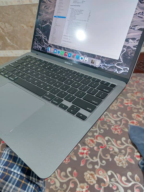 Mac Book Air 2021 8/256 6