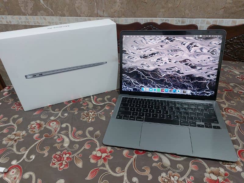 Mac Book Air 2021 8/256 8