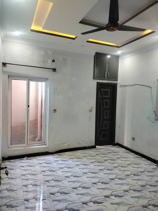 House for rent in Clifton town near 2 gulahan abad 0