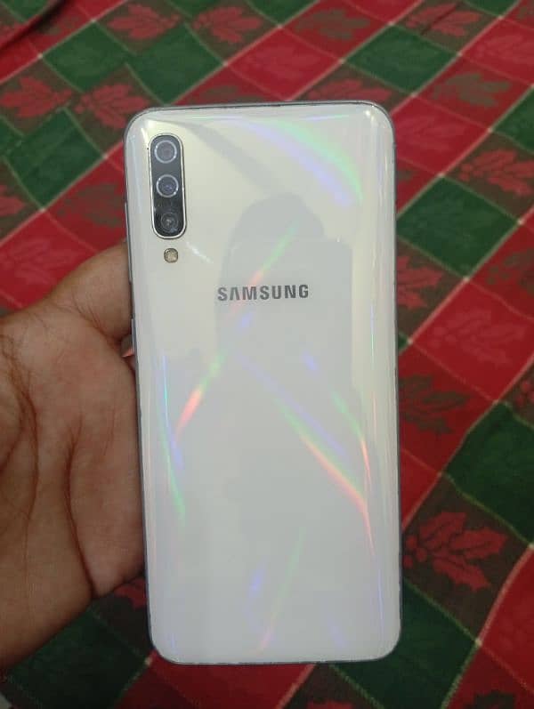 Samsung Galaxy A50 1