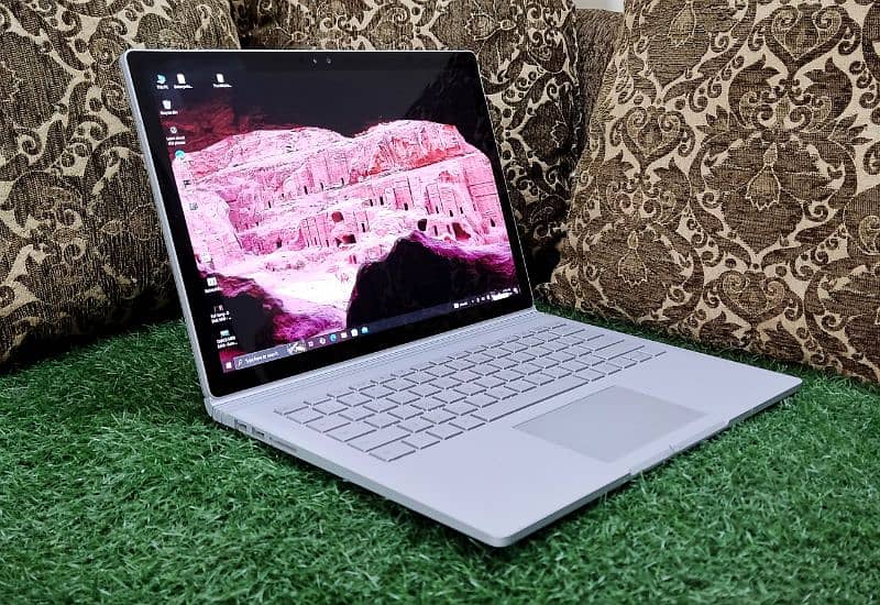 Microsoft Surface Laptop Core i5 6th Nvidia GeForce 1