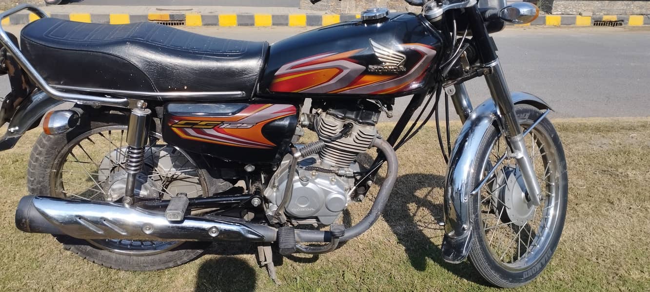 Honda 125 black 2022 urgent sale 3