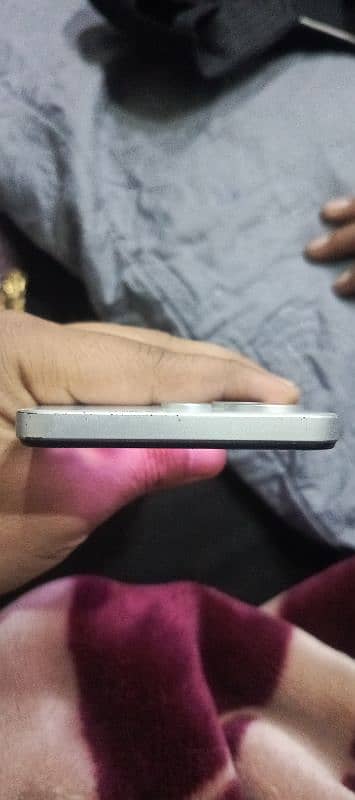 selling my Infinix hot 30 4