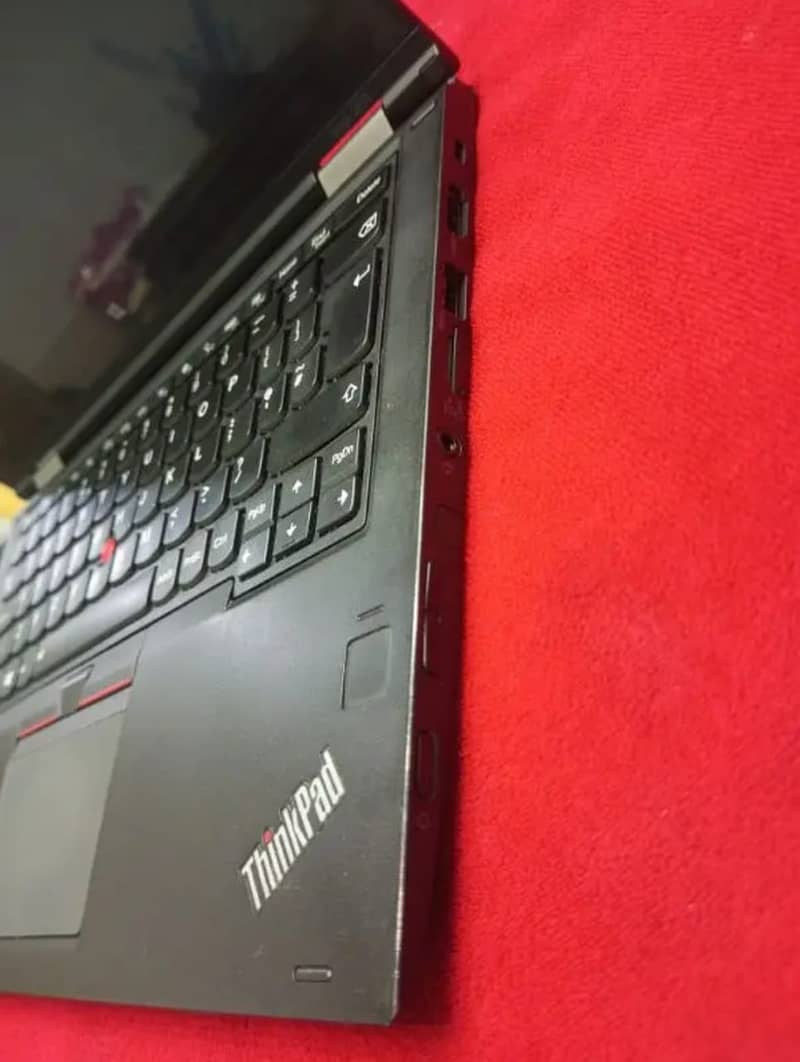 Lenovo Yoga X260 Core i5 6th Generation Touch Screen 5