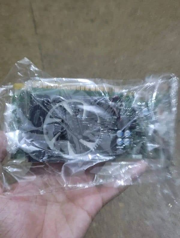 2GB DDR5 Graphics Card 1