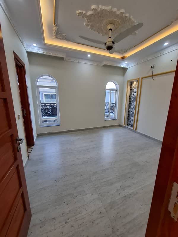 10 Marla House For Sale In Paragon City Lahore 9