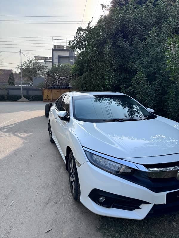 Honda Civic Oriel 2018 4