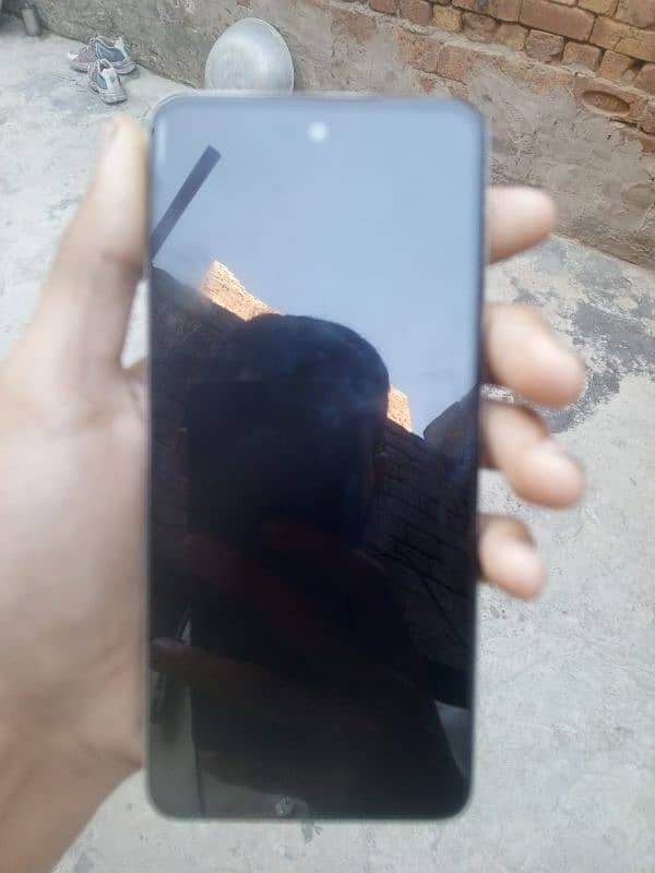 good phone no falt all ok finger ok 4+4+8/128 infinix smart 8 pro 3