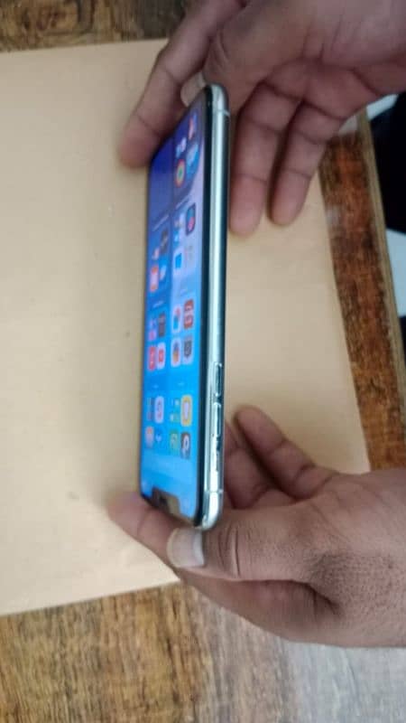 iphone 11 pro max Non PTA 5