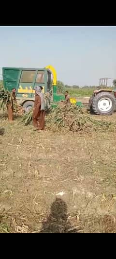 silage machine with combine troly