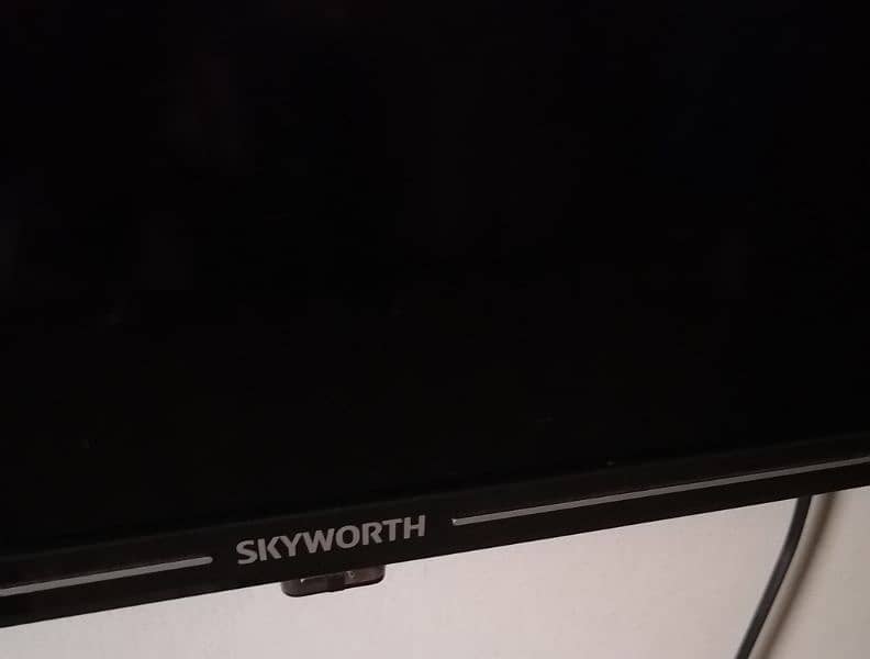 imported from Saudia Arabia smart tv 4K BRAND: SKYWORTH  55" screen 0