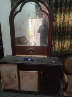 DRESSING TABLE