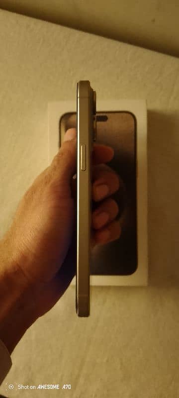 iphone 15 Pro Max Natural Titanium 512GB 5