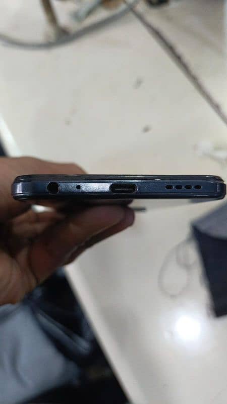 vivo y21. s all ok 8 256 ram koi fuld nhi xchange posi bul hen only 2