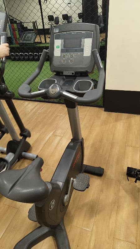 life fitness trademils elyptical bikes 5