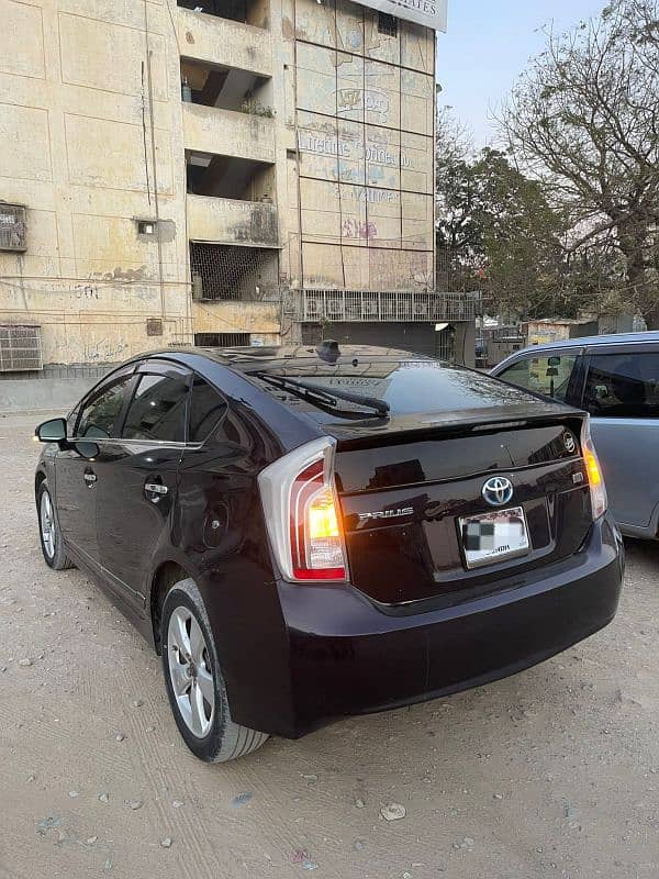 Toyota Prius 2012 3