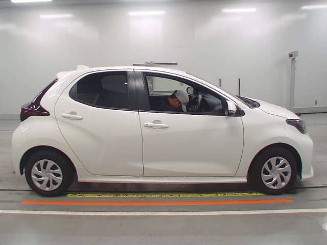 Toyota Yaris 2022 X-Push Start 3