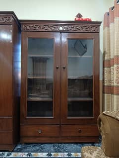 "Urgent Sale! Spacious Wardrobe Almari at a Great Price!"