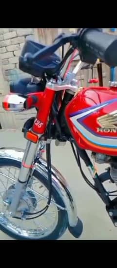 Honda 125 motorcycle 2016 model urgent for sale Pakistan=03225358704=