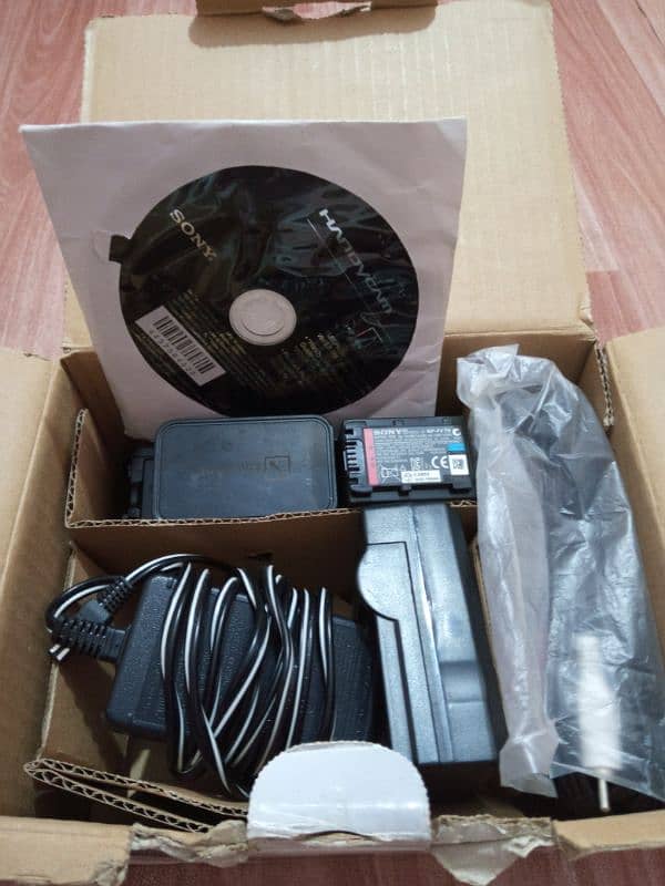 Sony Handycam DCR-SX22 all OK working condition 6