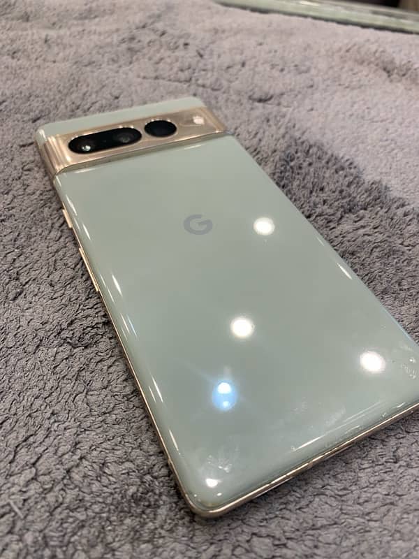 Google pixel 7pro 12/256 green 1