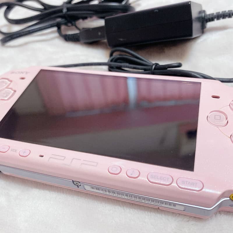 sony pink psp portable copnsole with bag and charger 1