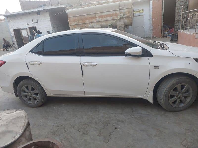 Toyota Altis Grande 2016 1