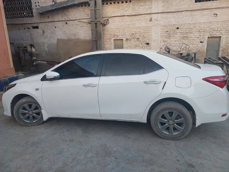 Toyota Altis Grande 2016 3