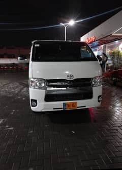 Toyota Hiace 2011