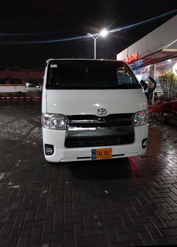 Toyota Hiace 2011 0