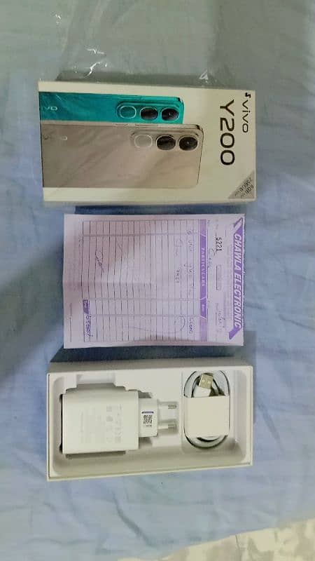 VIVO Y200 8+8 RAM 256GB 2