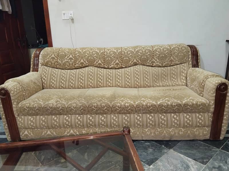 Slightly used 5 seater Sofa set 0