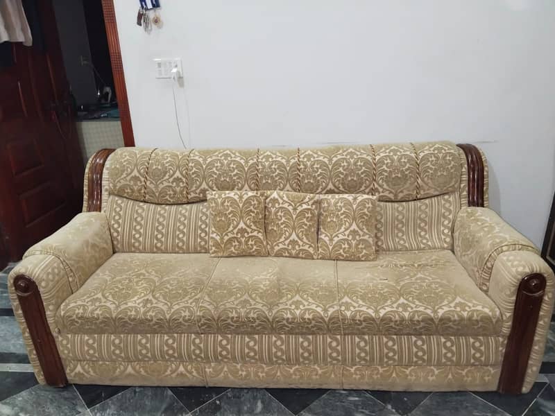 Slightly used 5 seater Sofa set 15