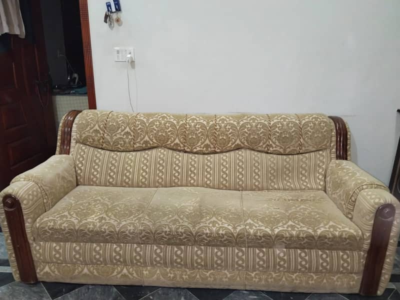 Slightly used 5 seater Sofa set 16