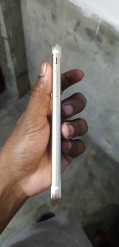 IPhone 7 Non Pta 128 gb 10/10 Condition 3